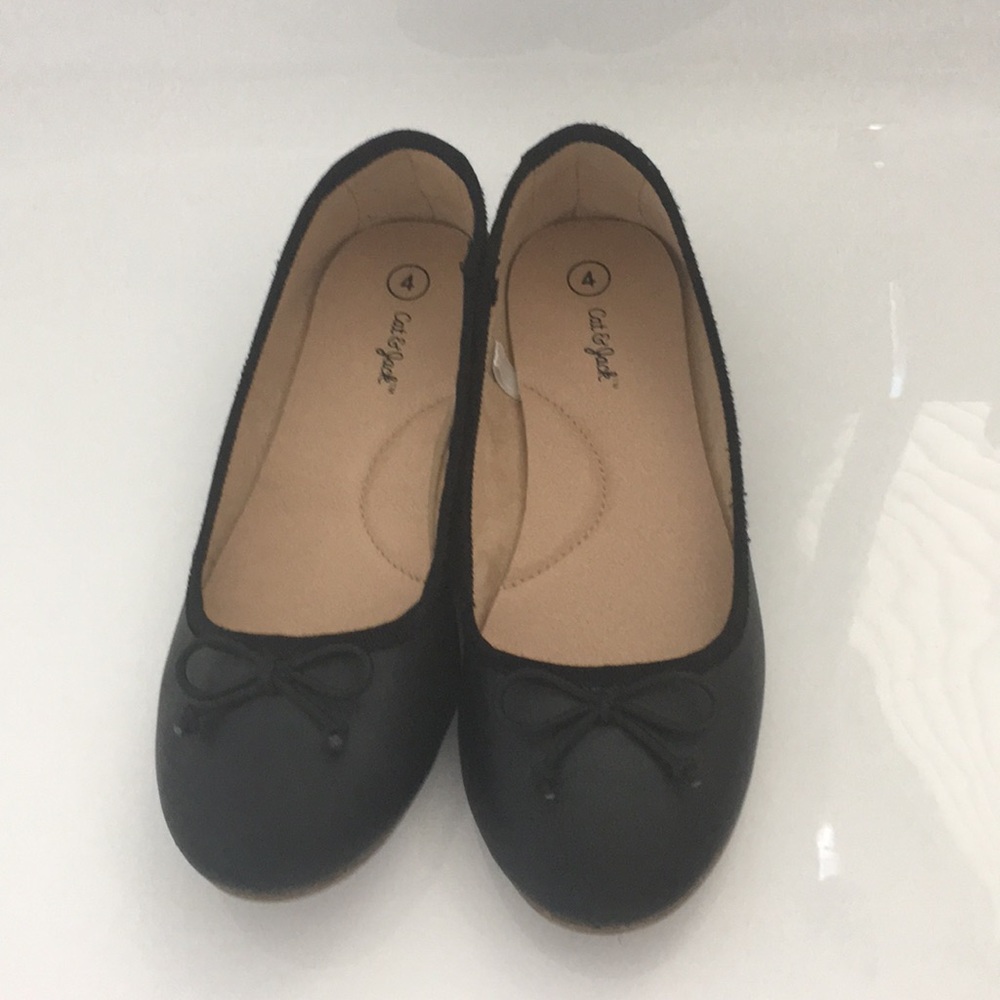 girls flats 🖤